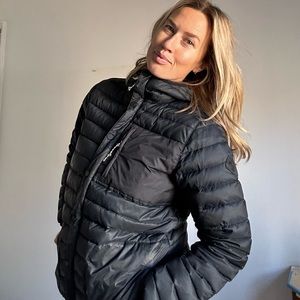Black burton puffer